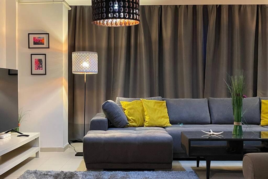 Apartment Happiness By Nicole Jutka, Visual Artist Olimp Exterior photo