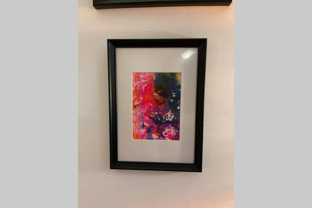 Apartment Happiness By Nicole Jutka, Visual Artist Olimp Exterior photo