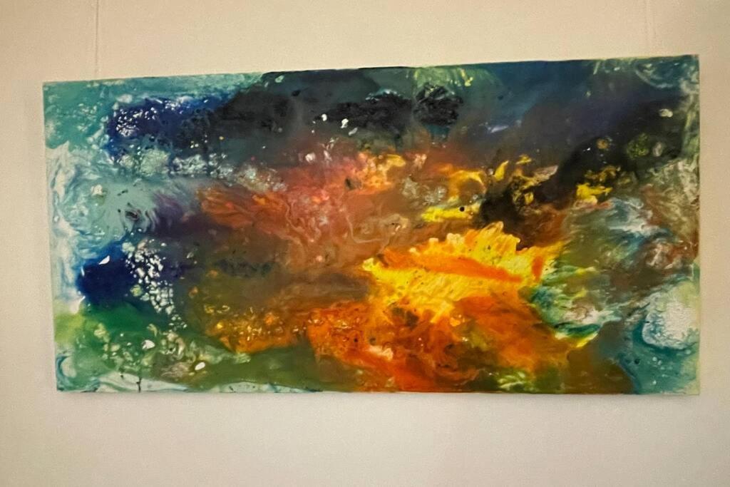 Apartment Happiness By Nicole Jutka, Visual Artist Olimp Exterior photo