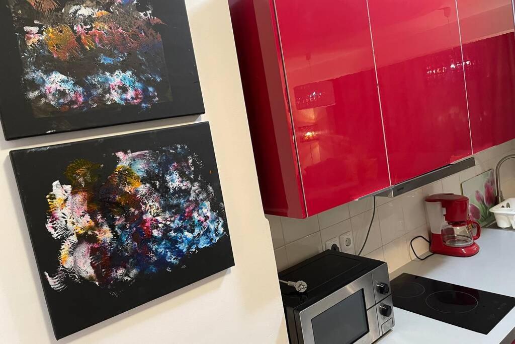 Apartment Happiness By Nicole Jutka, Visual Artist Olimp Exterior photo