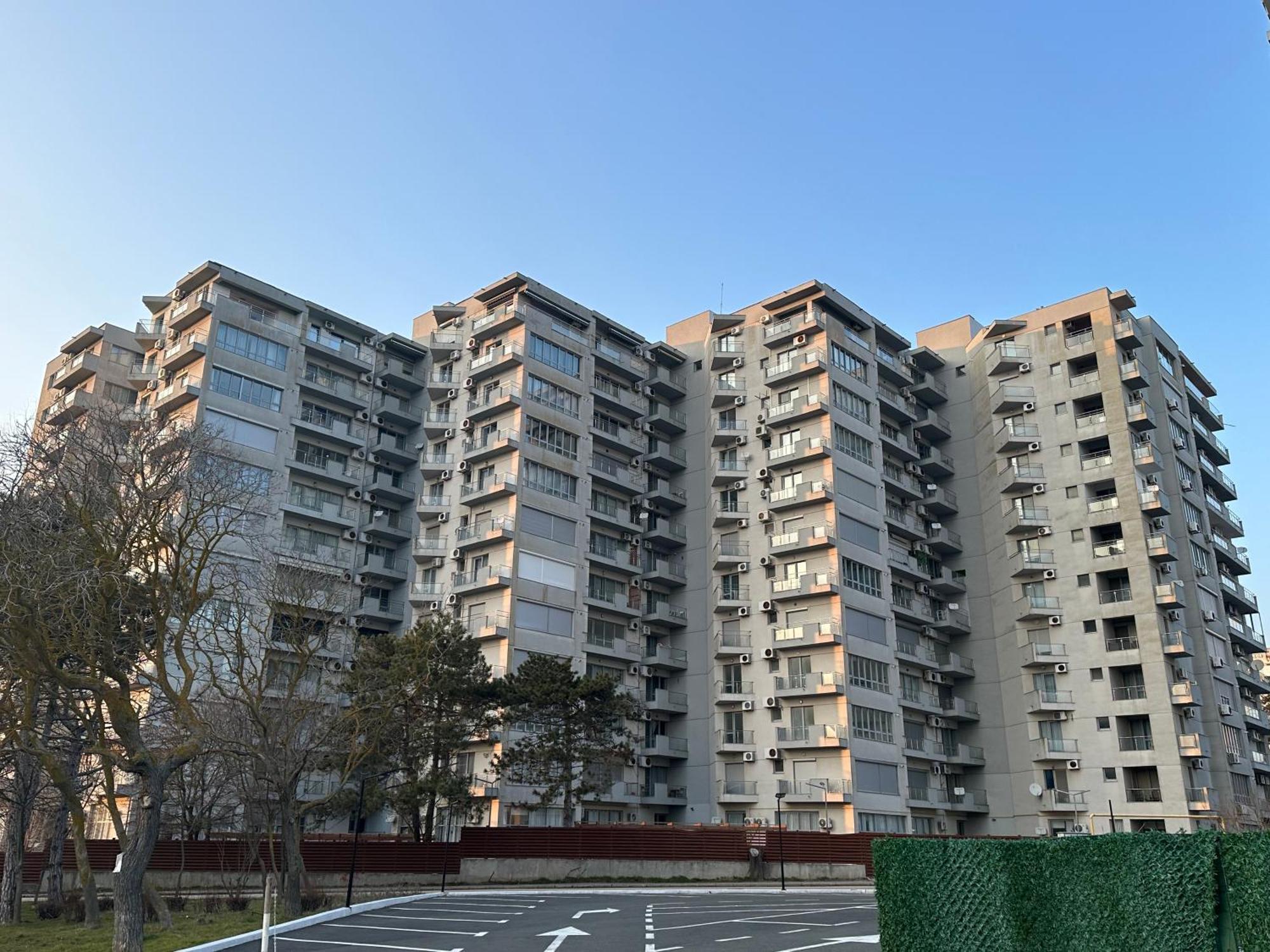 Apartment Happiness By Nicole Jutka, Visual Artist Olimp Exterior photo